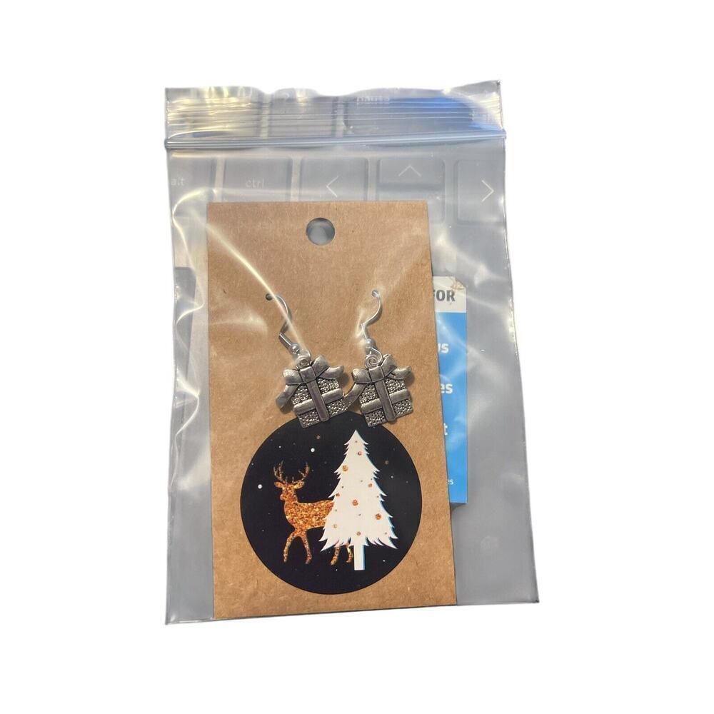 SILVER DANGLE EARRINGS WITH WRAP PRESENT